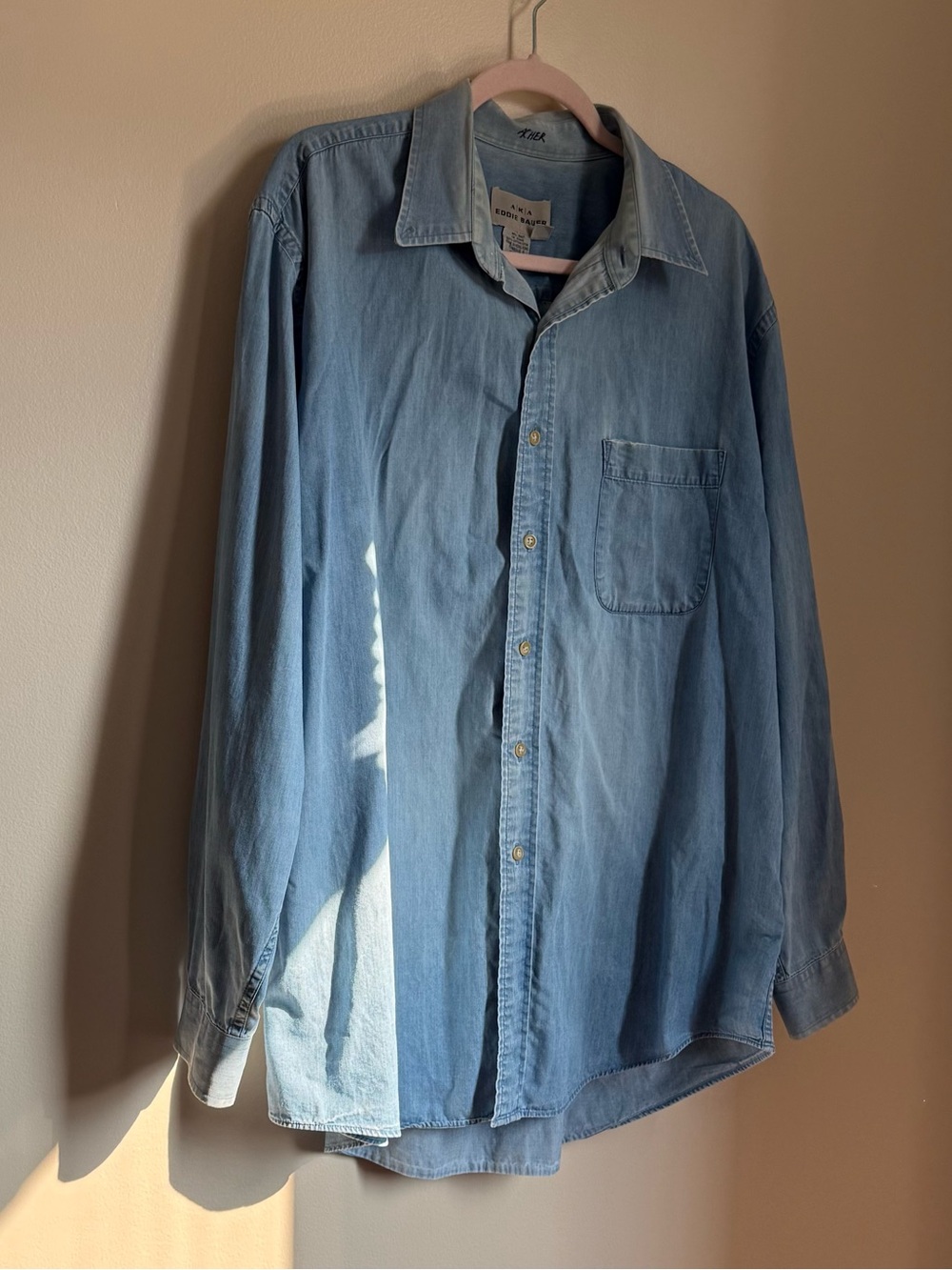 Vintage 1990s AKA Eddie Bauer Denim Button Down Shirt Size 17 34/35